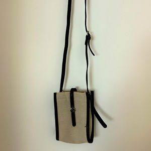 Black and Tan Crossbody Bag- Valija Gitana